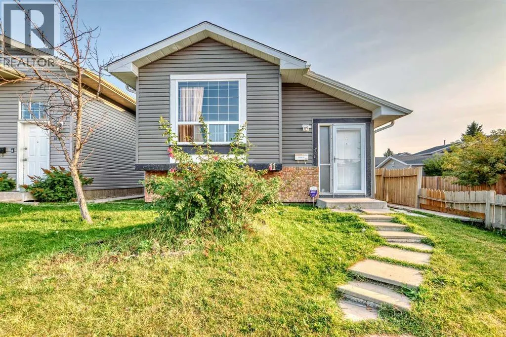 11 Martinwood Road NE