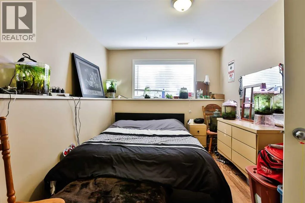 377 Lynx Crescent N