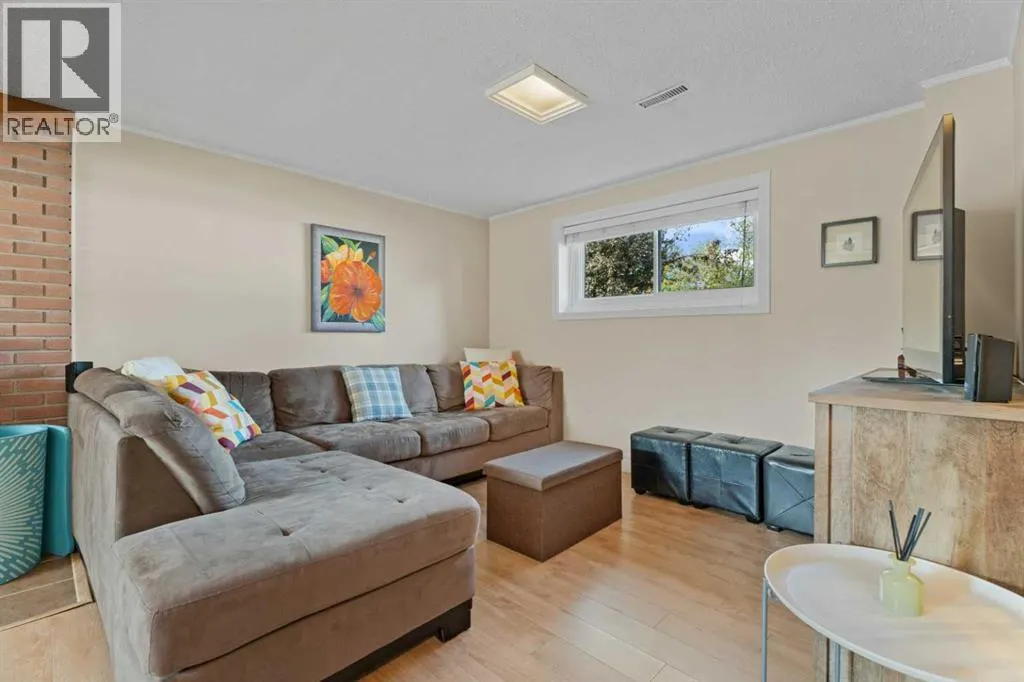 1205 Meadowbrook Drive SE