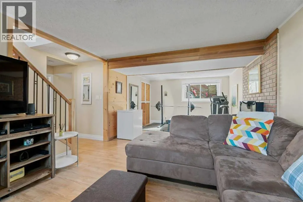 1205 Meadowbrook Drive SE