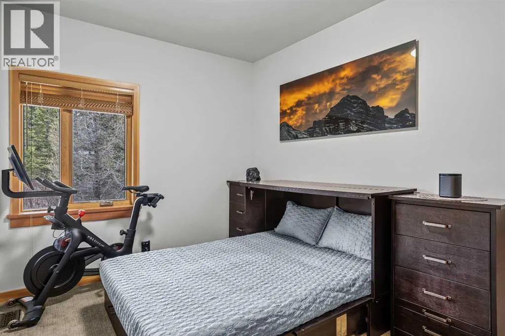 7 Creekside Mews