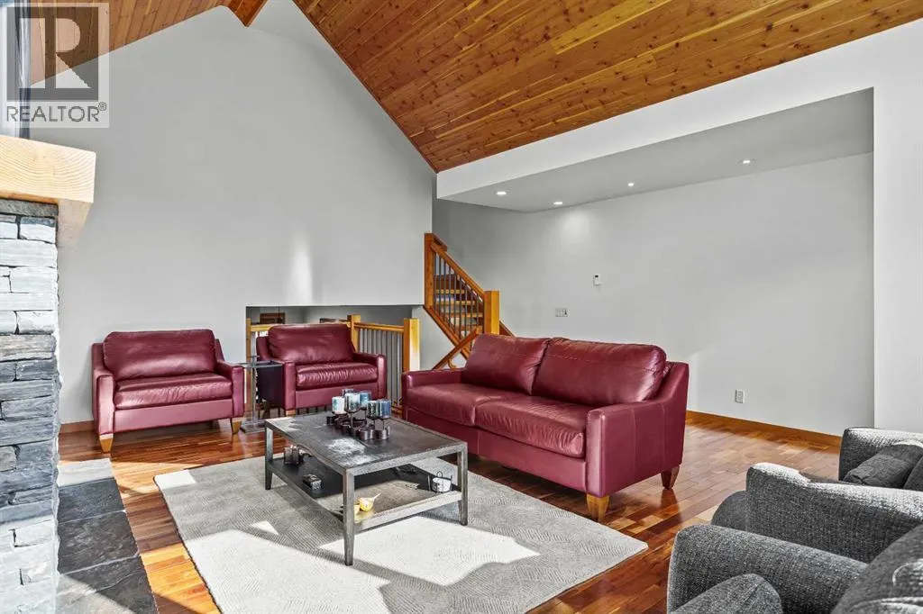 7 Creekside Mews