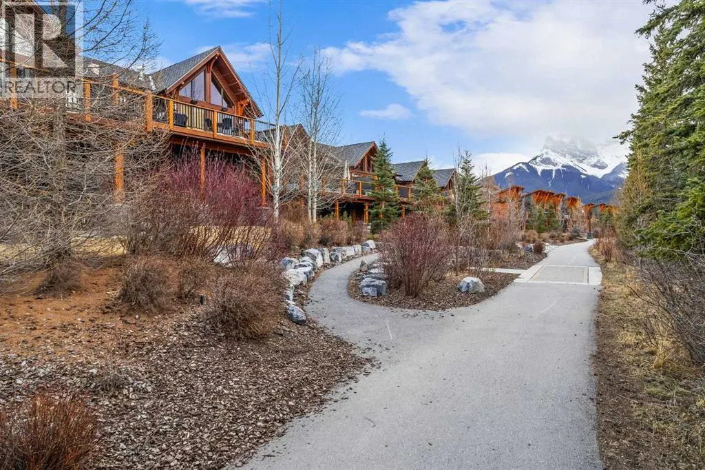 7 Creekside Mews
