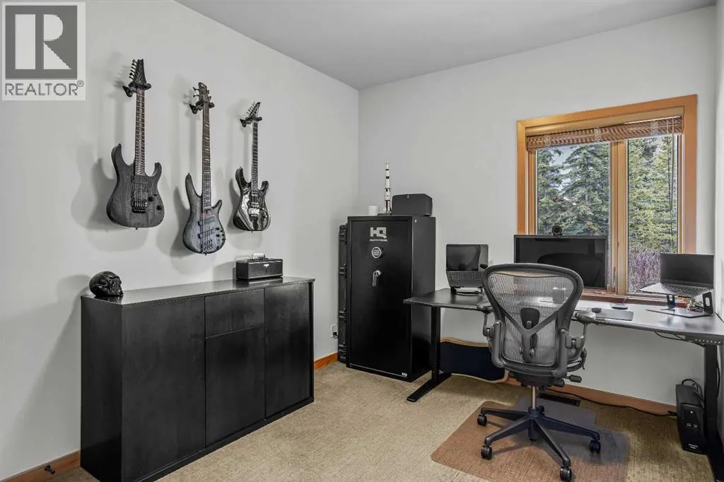 7 Creekside Mews