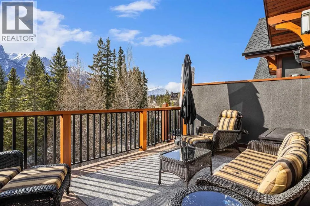 7 Creekside Mews