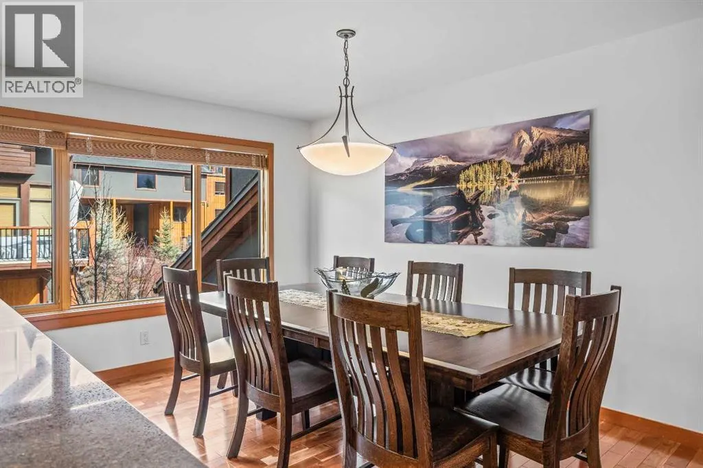 7 Creekside Mews