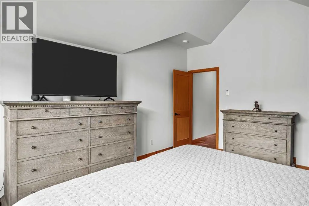 7 Creekside Mews