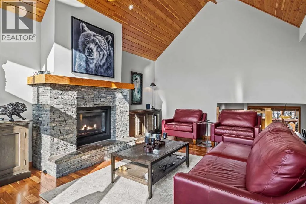 7 Creekside Mews