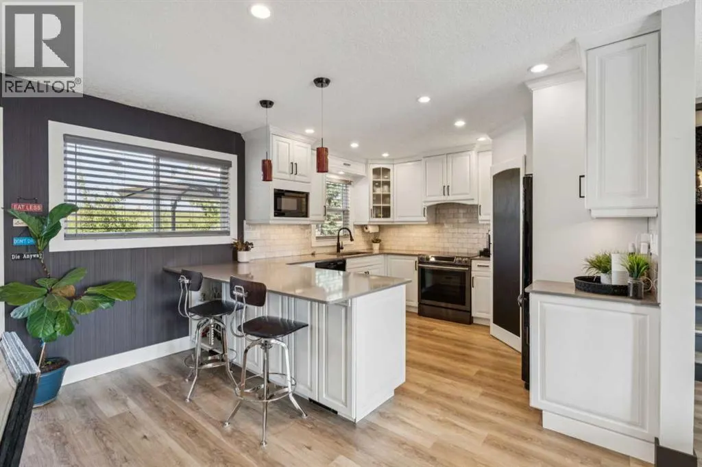 363 Cedarille Crescent SW