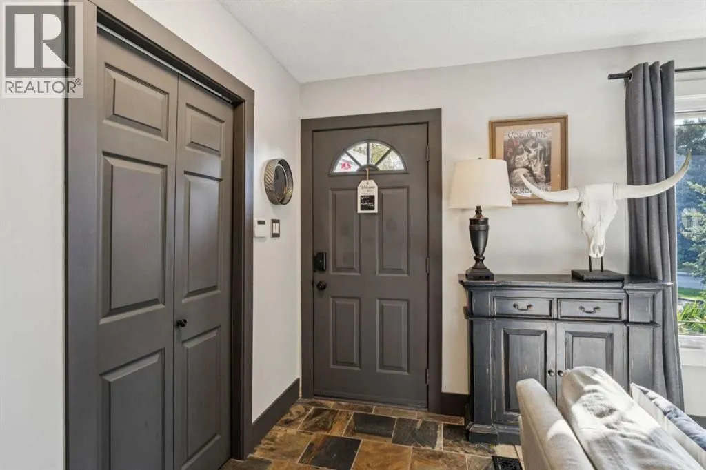 363 Cedarille Crescent SW