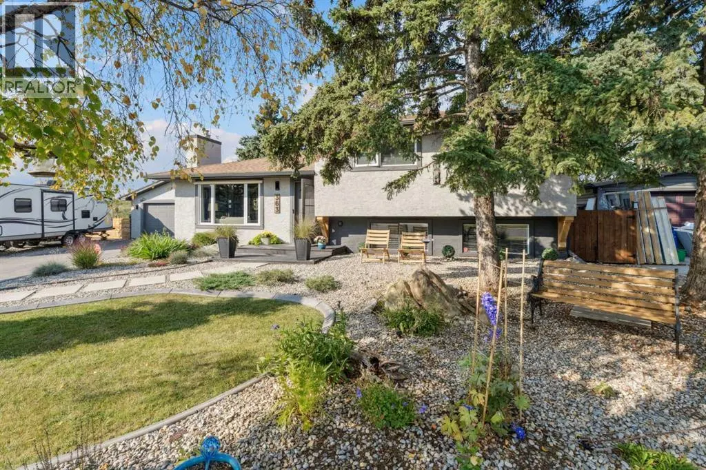 363 Cedarille Crescent SW