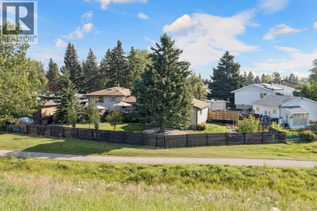 363 Cedarille Crescent SW