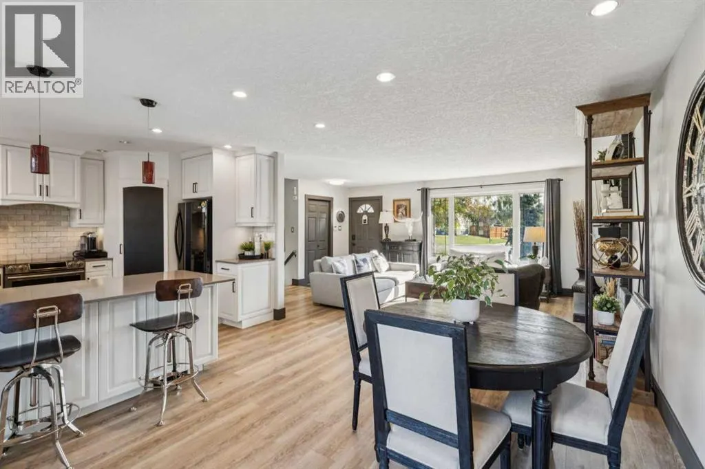 363 Cedarille Crescent SW