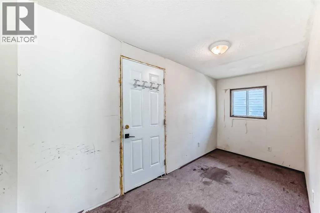 100 Spring Haven Close SE