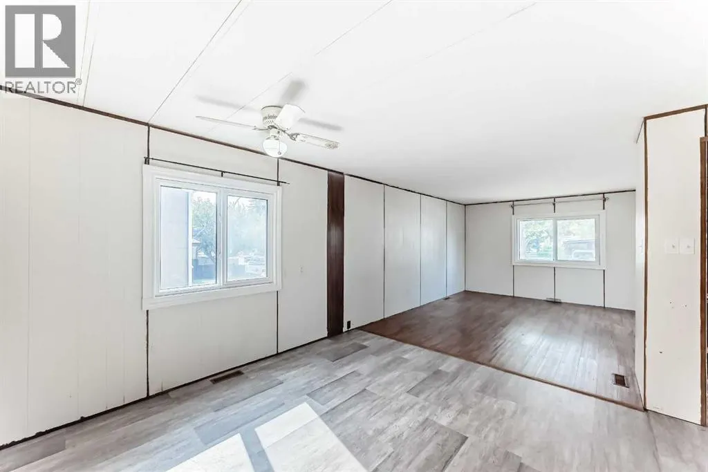 100 Spring Haven Close SE