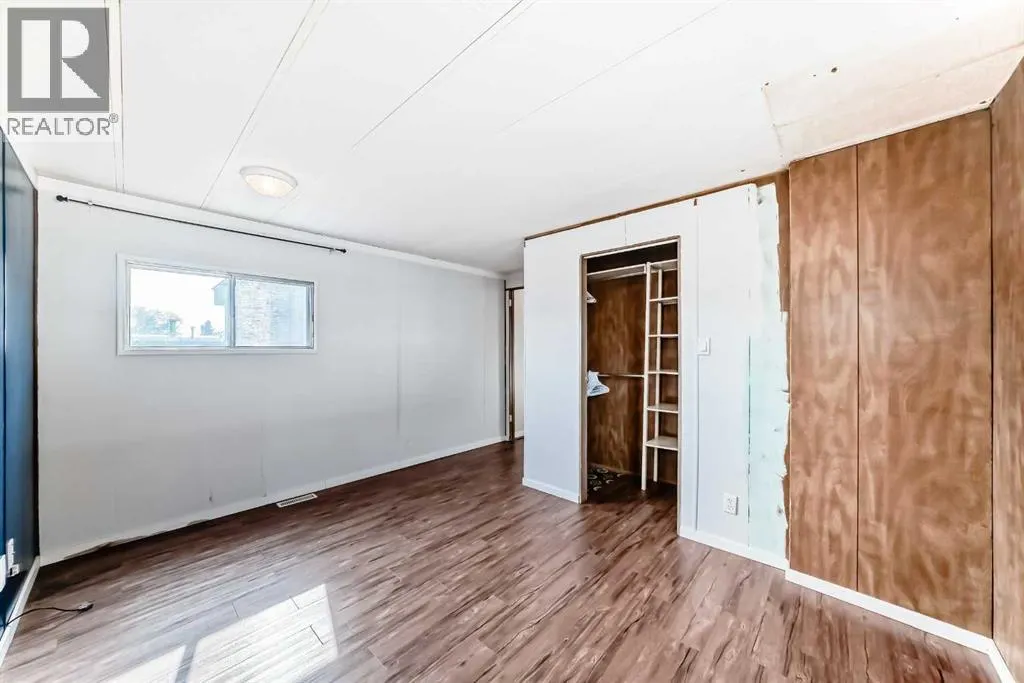 100 Spring Haven Close SE
