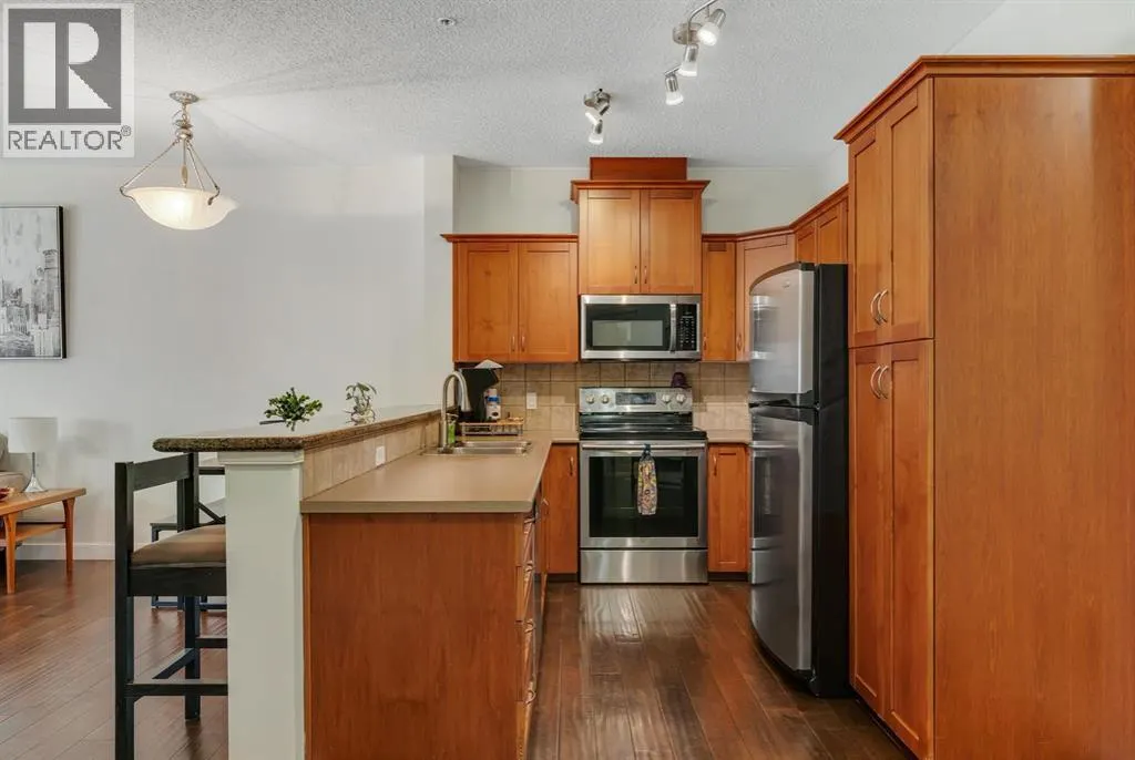 202, 10 Discovery Ridge Close SW