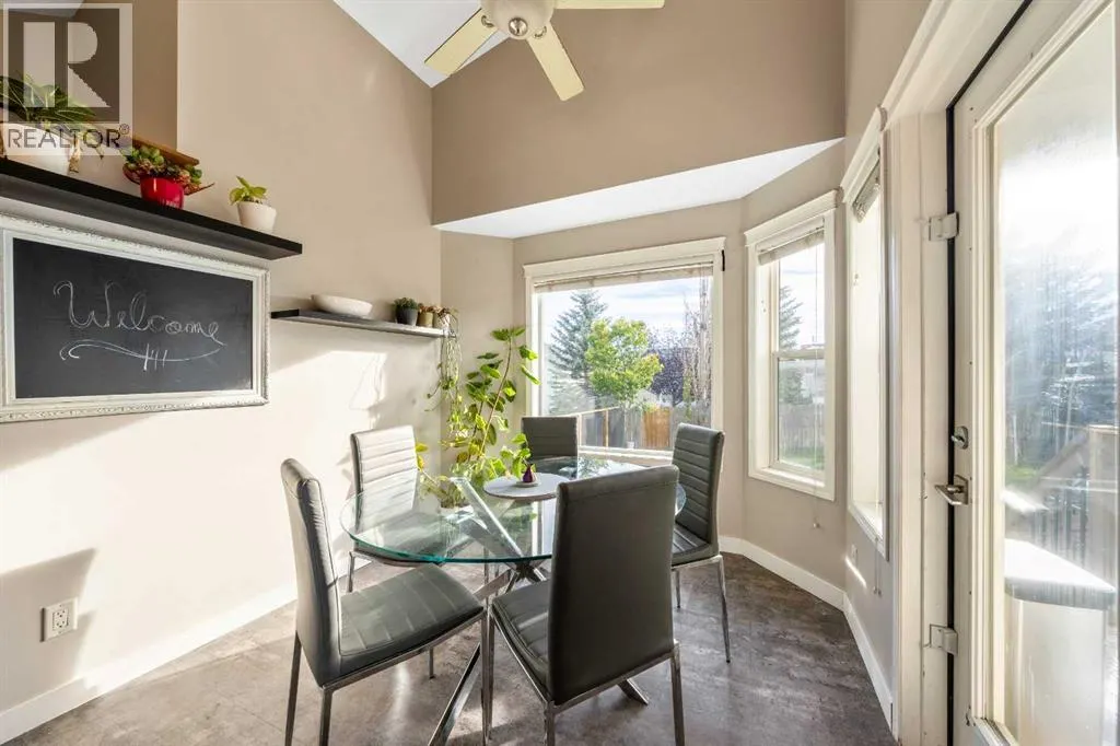 1607 Sunshine Close SE