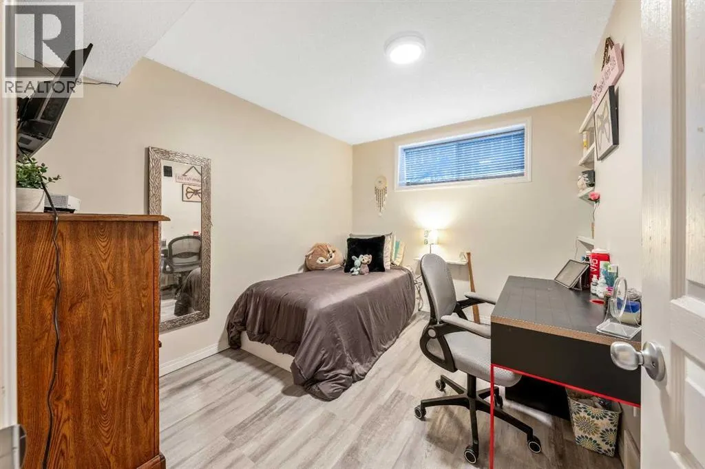 1607 Sunshine Close SE