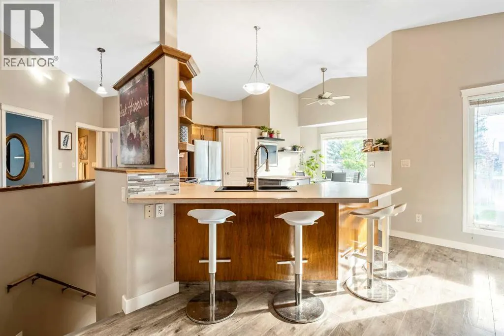 1607 Sunshine Close SE