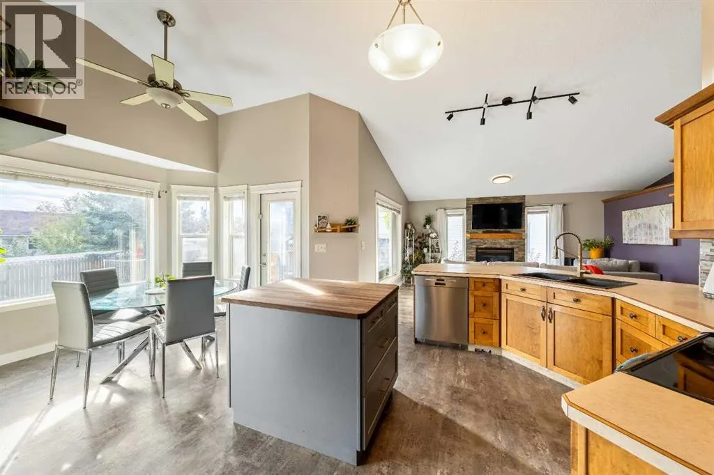 1607 Sunshine Close SE