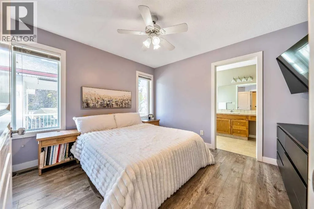 1607 Sunshine Close SE