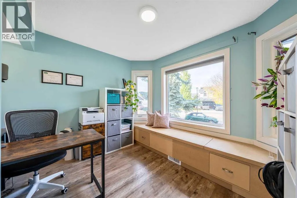 1607 Sunshine Close SE