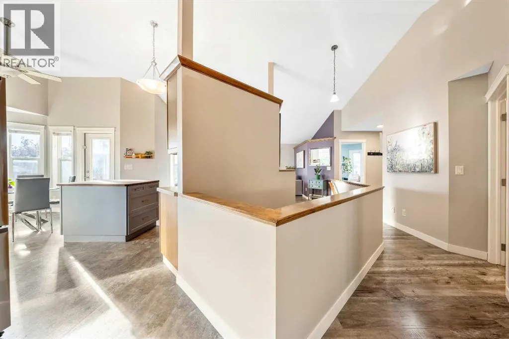 1607 Sunshine Close SE