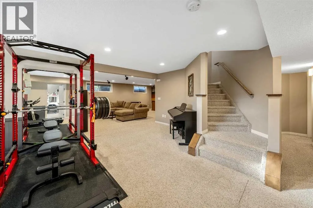 1607 Sunshine Close SE