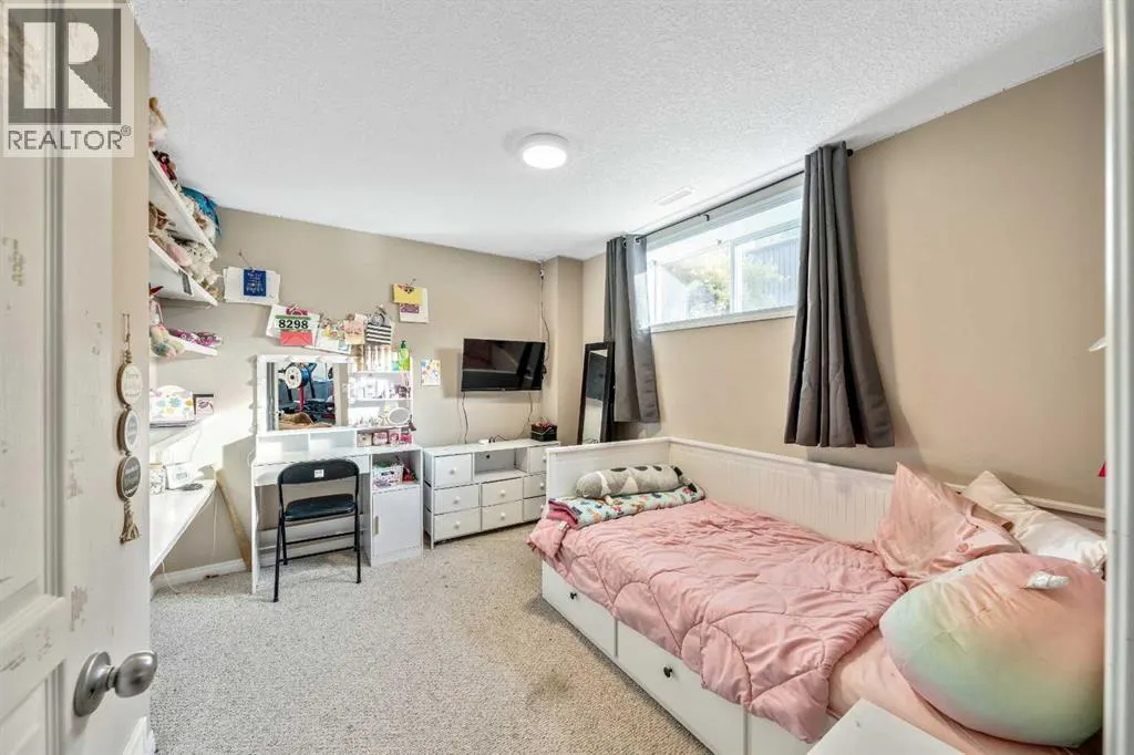 1607 Sunshine Close SE
