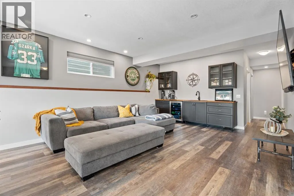 106 Mount Rae Heights