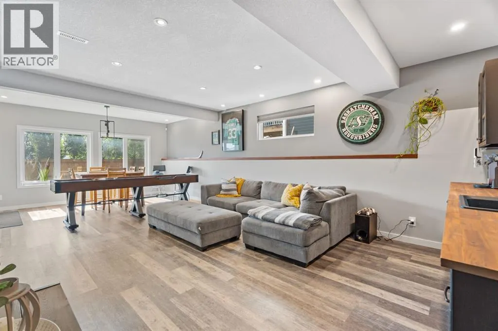 106 Mount Rae Heights