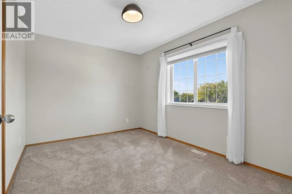 47 Mt Apex Crescent SE