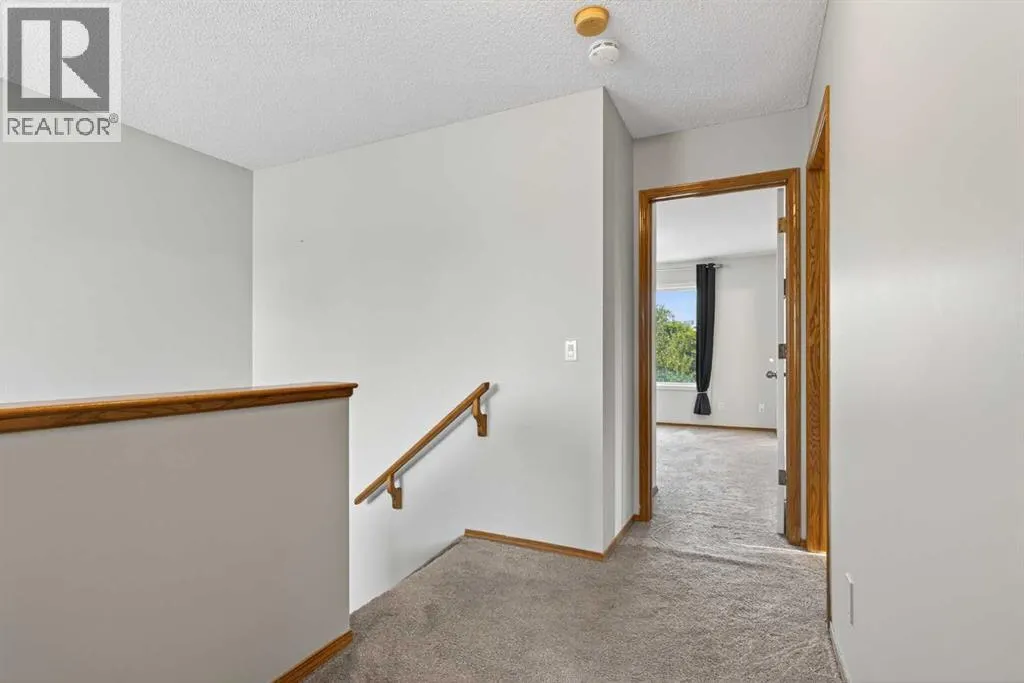 47 Mt Apex Crescent SE