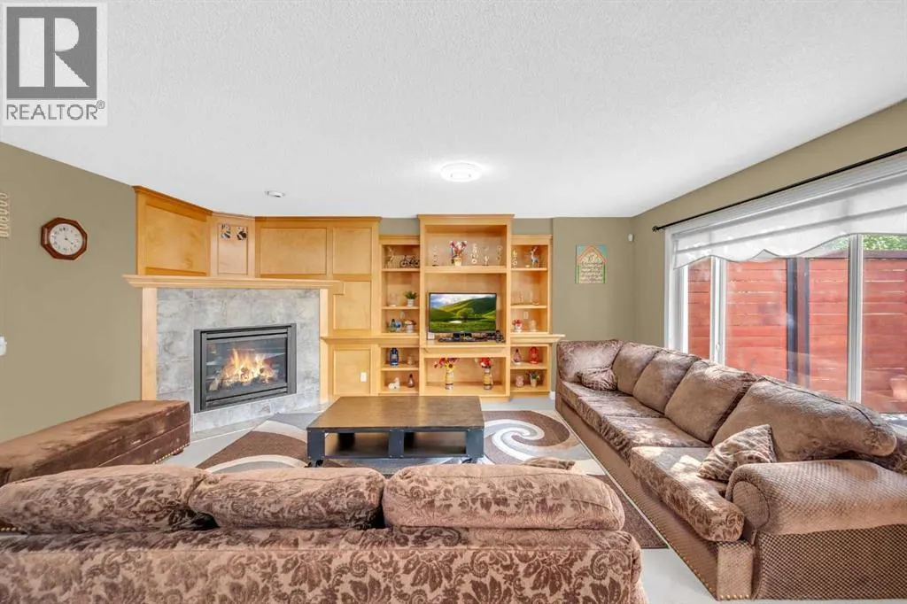 2407 Kingsland View SE