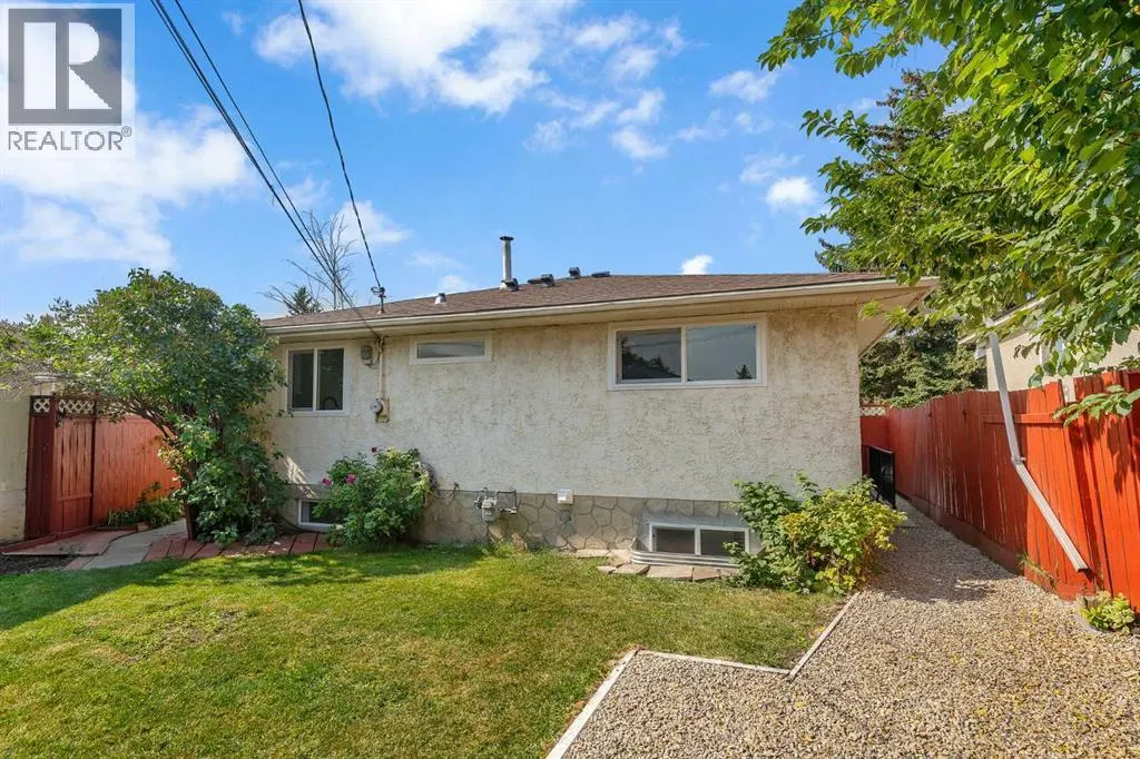 1271 Penedo Crescent SE