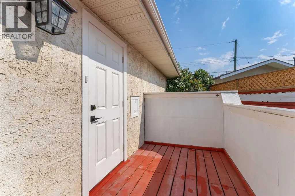 1271 Penedo Crescent SE