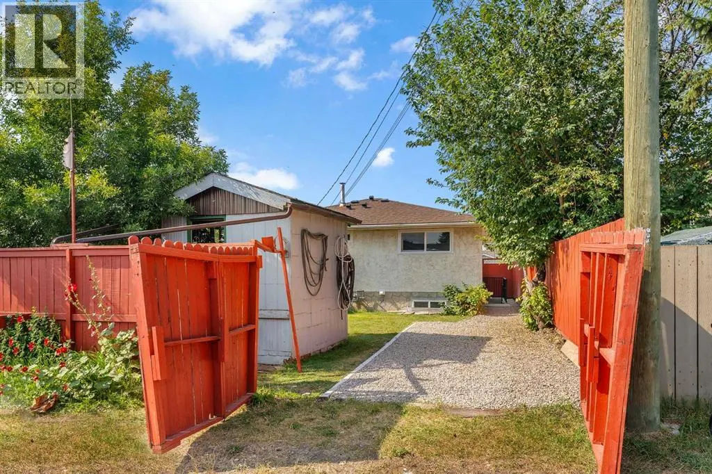 1271 Penedo Crescent SE