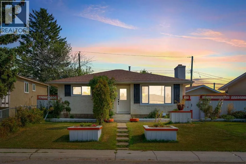 1271 Penedo Crescent SE