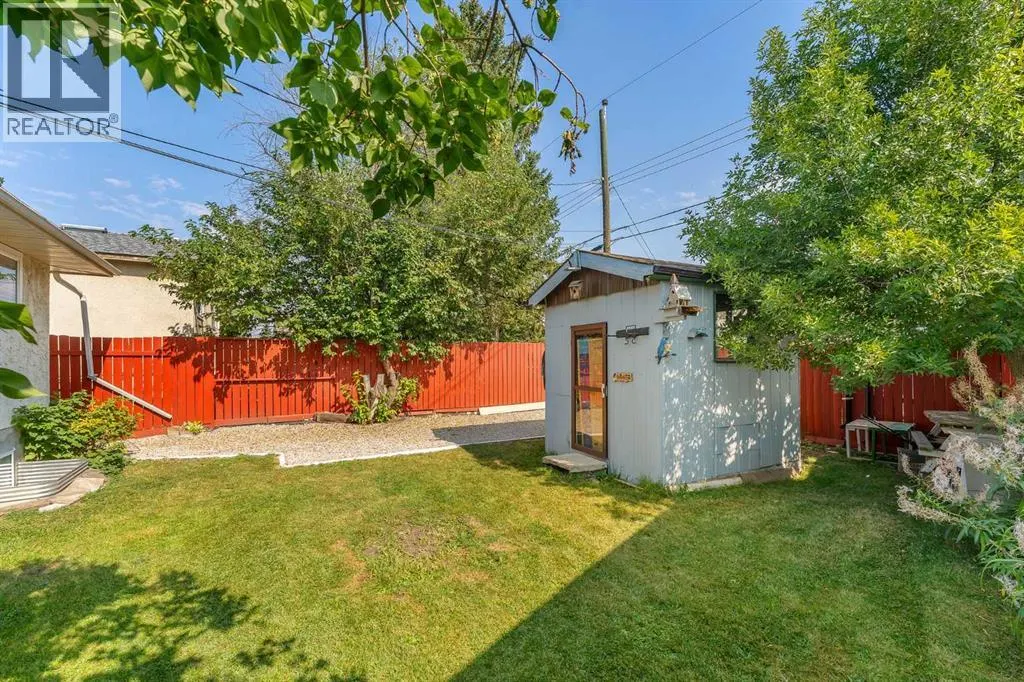 1271 Penedo Crescent SE