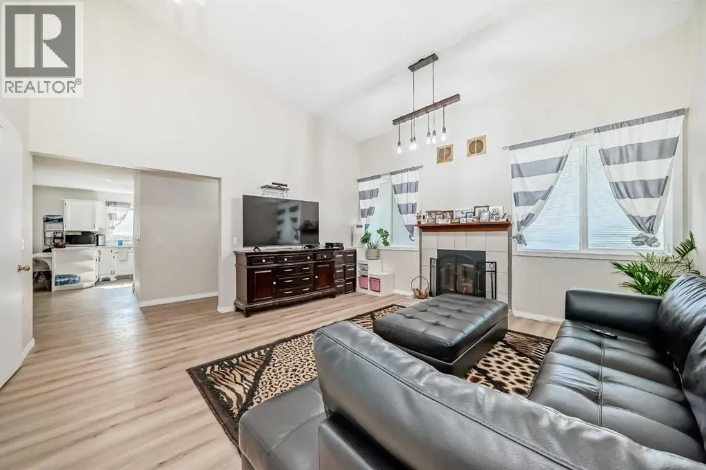 48 Fallingworth Court NE