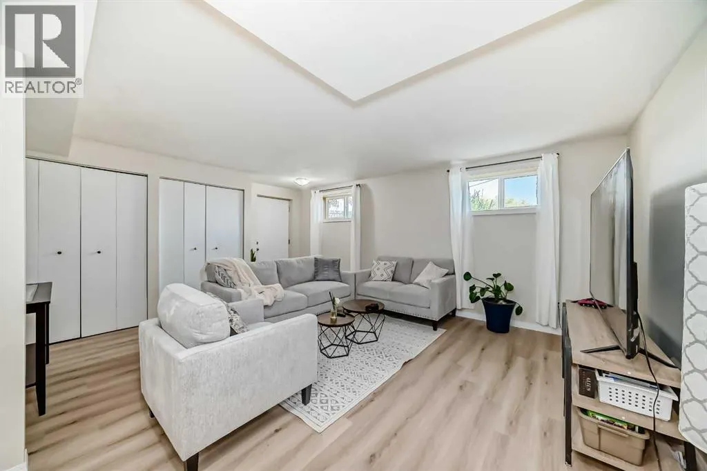 48 Fallingworth Court NE