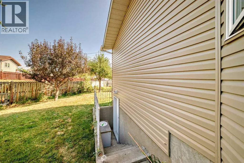 48 Fallingworth Court NE