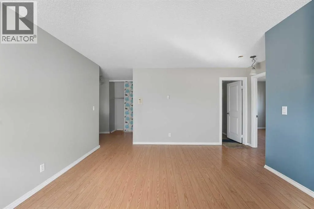 205, 25 Robinson Avenue