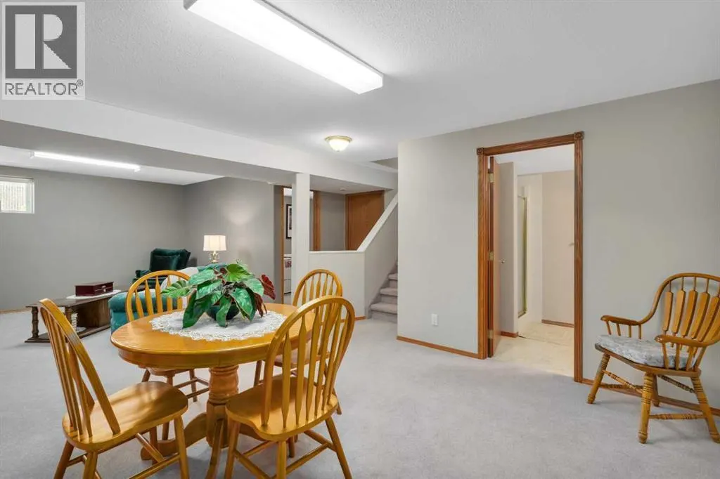 14 Andrews Close