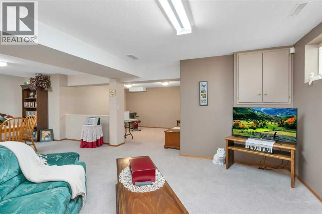 14 Andrews Close