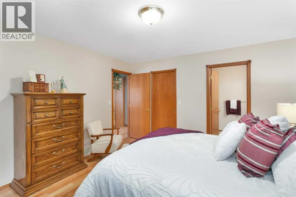 14 Andrews Close