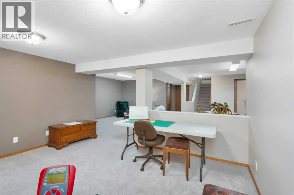 14 Andrews Close