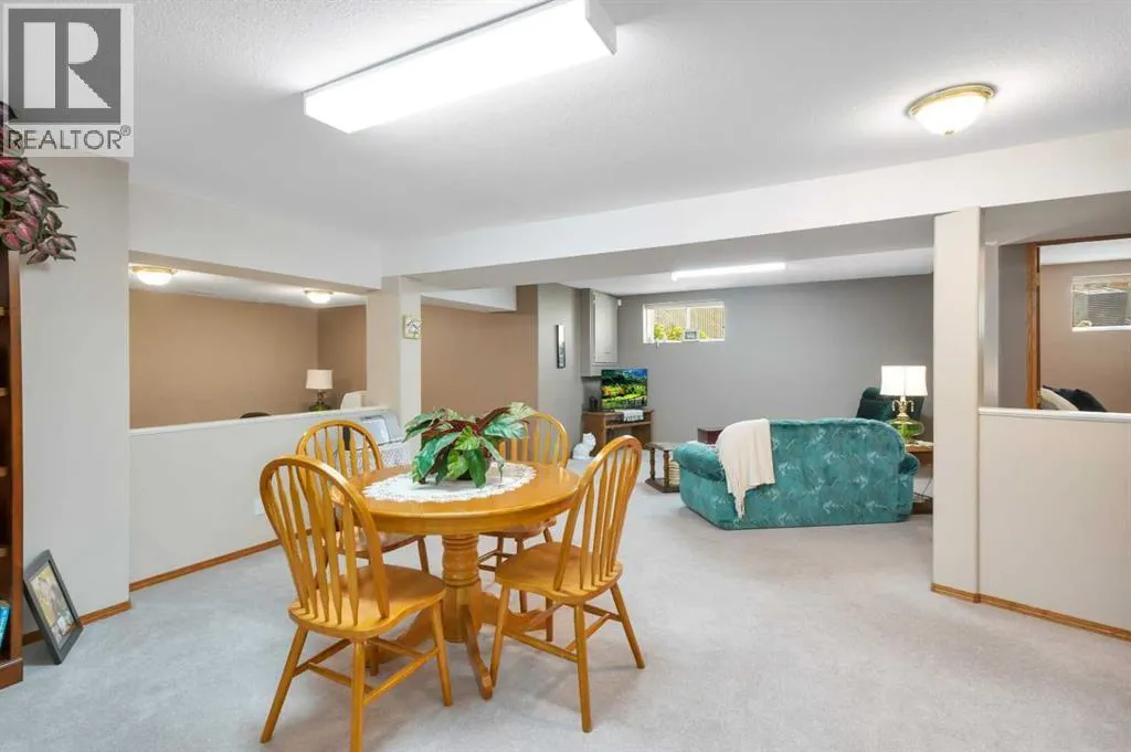14 Andrews Close