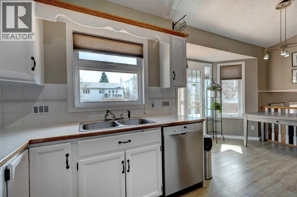 116 Macewan Ridge Close NW